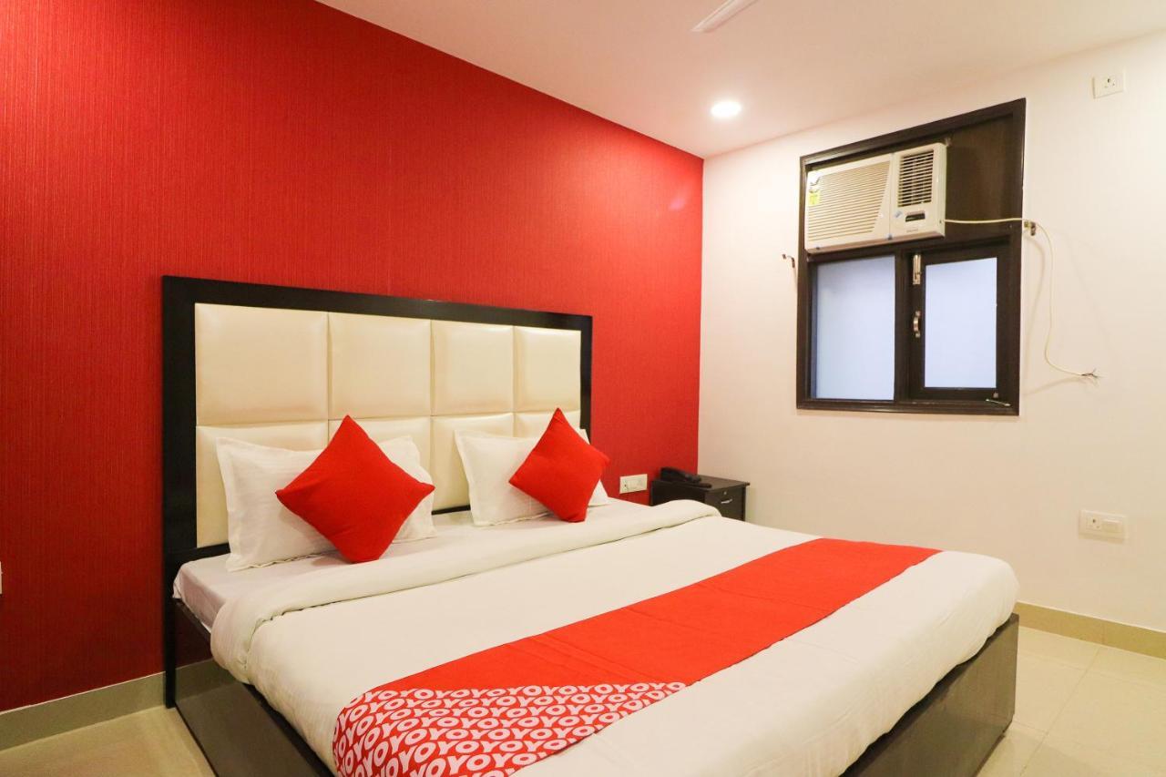Oyo 63841 White Orchid Hotel Indraprastha Екстериор снимка